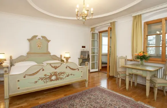 曼尼懷爾德酒店