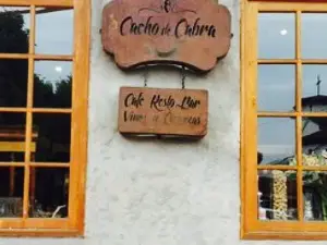 8 Cacho De Cabra