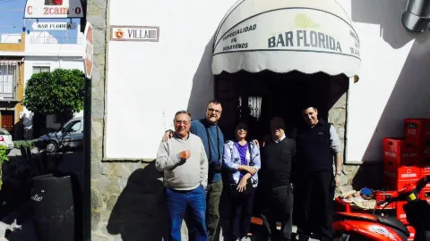 Bar "Florida" in โมรอน
