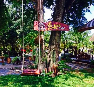 Le Pes Cafe
