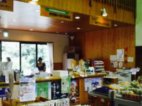 Roadside Station Minami Hidaosaka Hanamomo