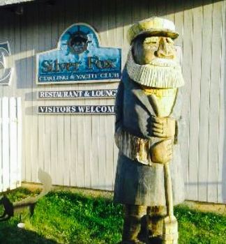 Breakwater Bar & Grill