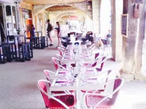 Cafe De L'Hotel De Ville