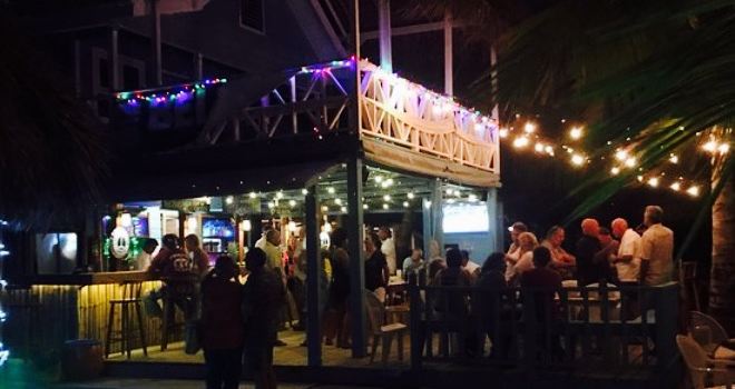 Mango’s Beachfront Bar