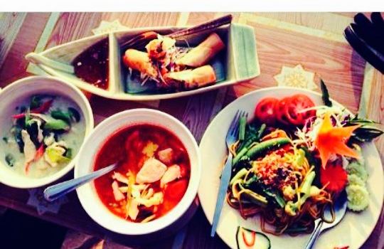 Mama Mr.Lek Restaurant