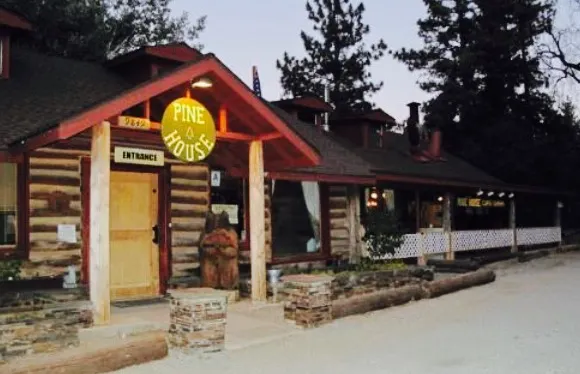 Pine House Cafe & Tavern