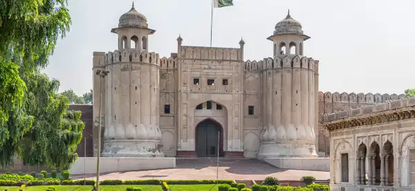 Hotels near Sheesh Mahal
