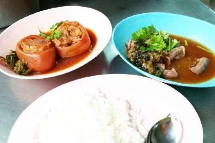 Kha Mu Charoensang Silom