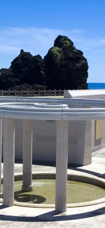 鄰近白色恐怖綠島紀念園區的酒店