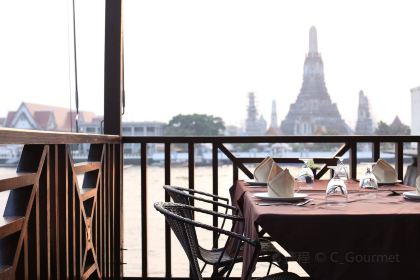 The Deck by Arun Residence