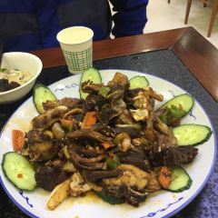 兴龙丹霞美食城(丹霞地质公园店) User Photo