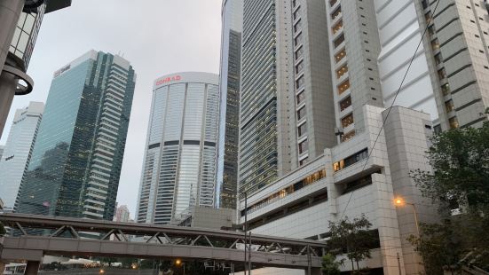 海港城（英文：Harbour City）位于香港九龙尖沙咀，