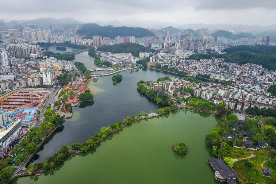 Honghua Lake