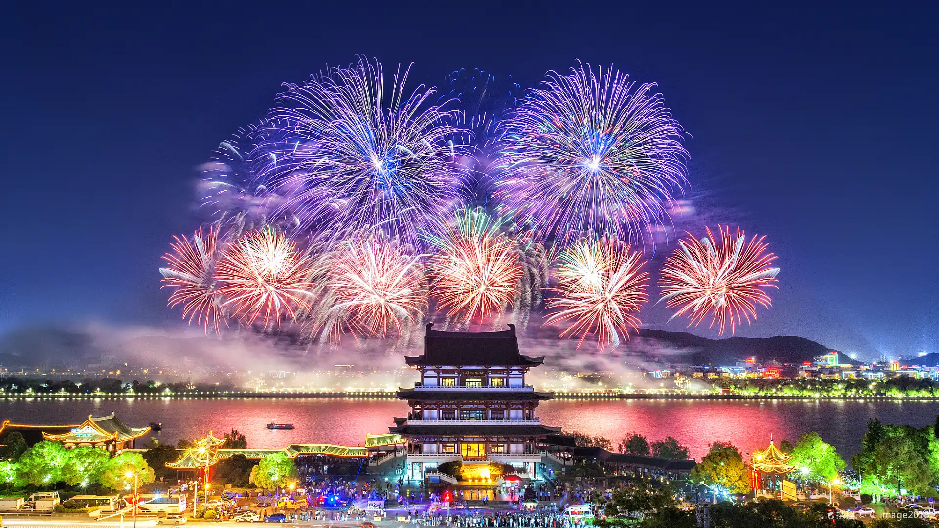Hotels near Orange Isle Fireworks