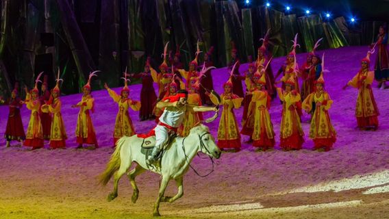 Mongolian Song and Dance Performances in Hulunbuir