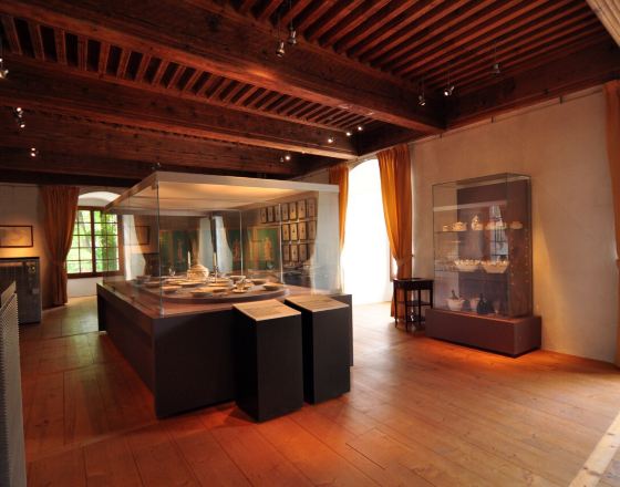 尼翁 自由行套票