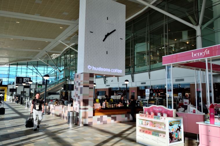 ブリスベン空港のラウンジで出発前の時間を有意義に