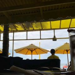 Yellow Beach Cafe User Photo