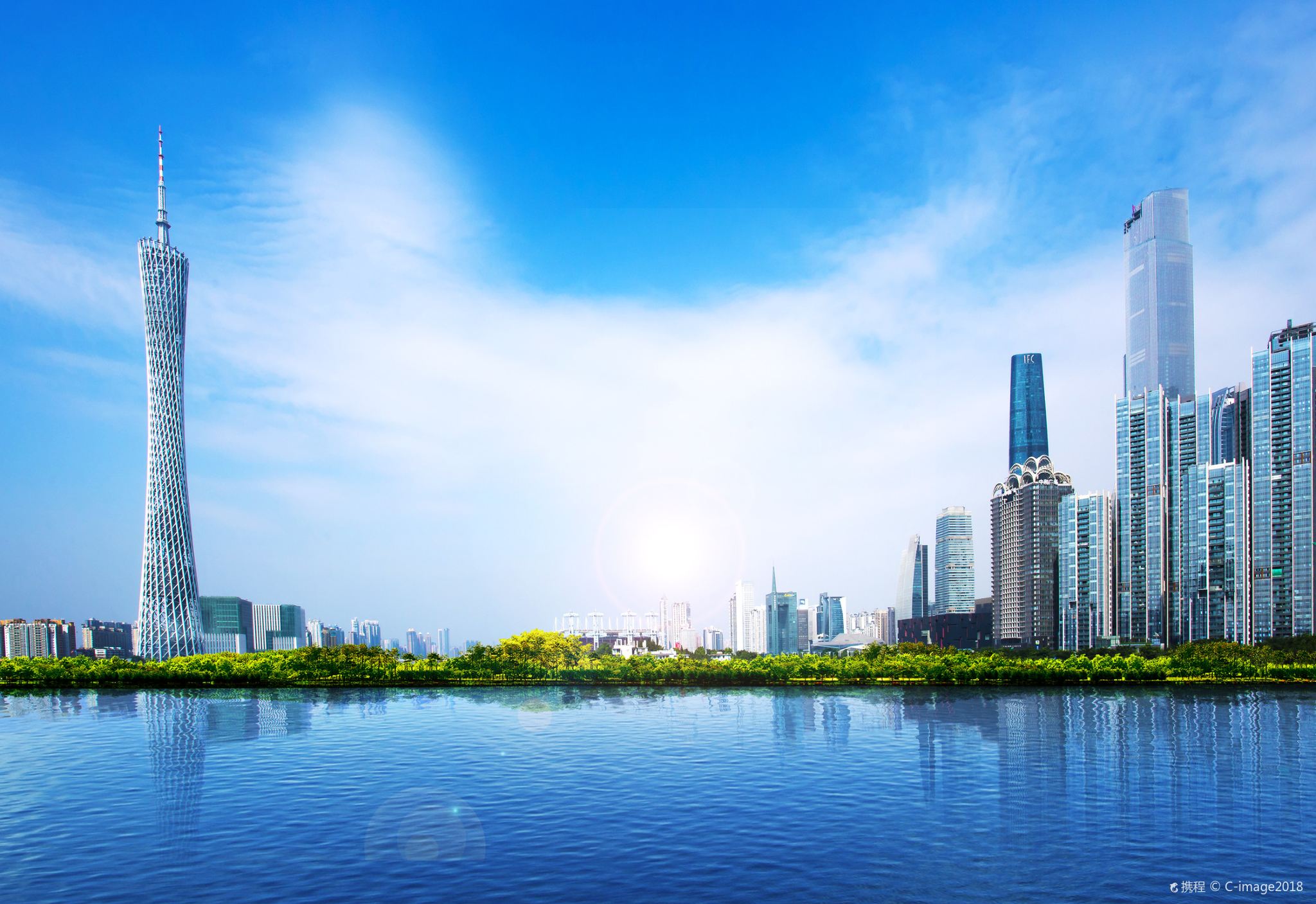 Guangzhou Tour: Canton Tower + Chen Clan Ancestral Hall + Sha Mian (Exhibition Interpretation Services Available in English, French, Spanish, Russian, and German + Multilingual Guide)