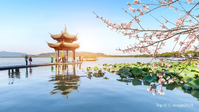 2_West Lake