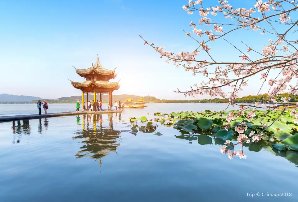 2_West Lake