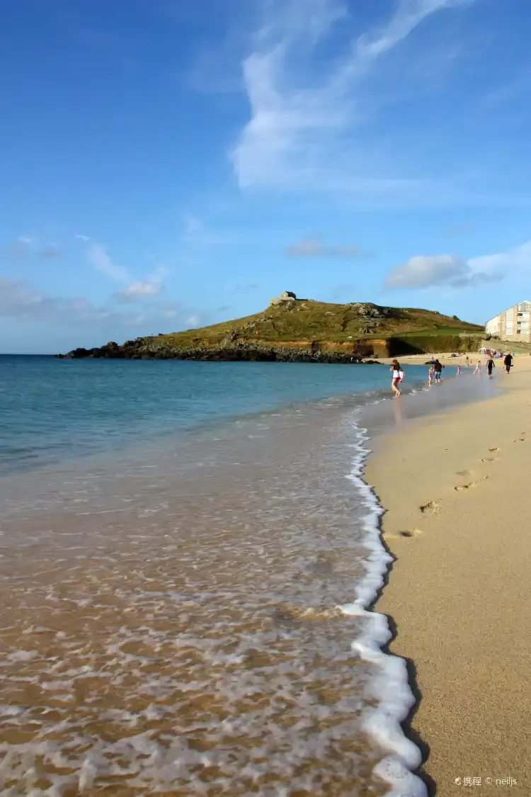 Hotels near Cornwall Beach