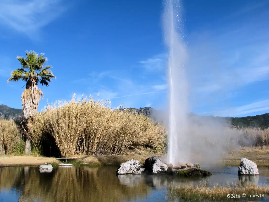 Hotels near Old Faithful Geyser of California