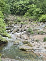 峨眉山七里坪温泉