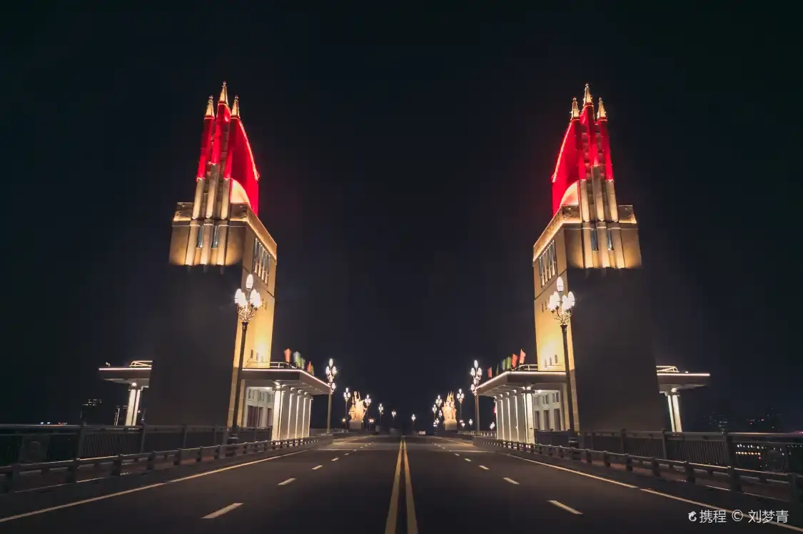 난징 장강대교 주변 호텔