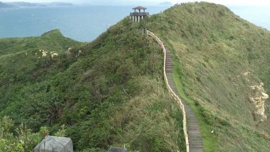 走出鼻頭步道就可以到鼻頭海濱公園，不過，這邊並沒有什麼特別的