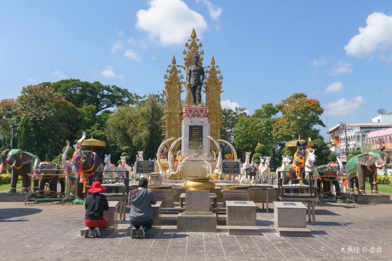 King Mangrai Monument