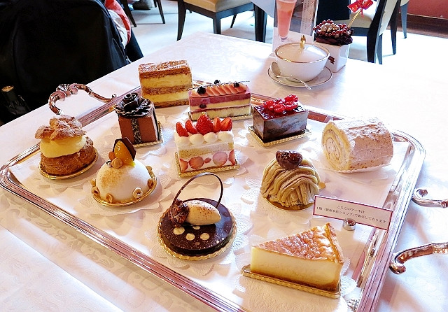 7 Spots for Luxury Afternoon Tea in Tokyo