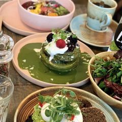 Locals Grand Cafe 여행 사진