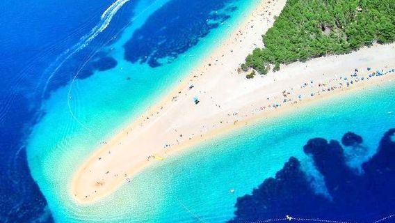 Zlatni Rat Beach