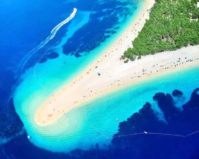 Zlatni Rat Beach