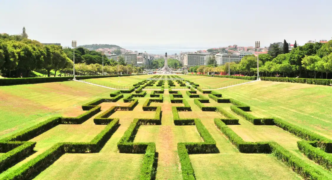 Hotels near Eduardo VII Park