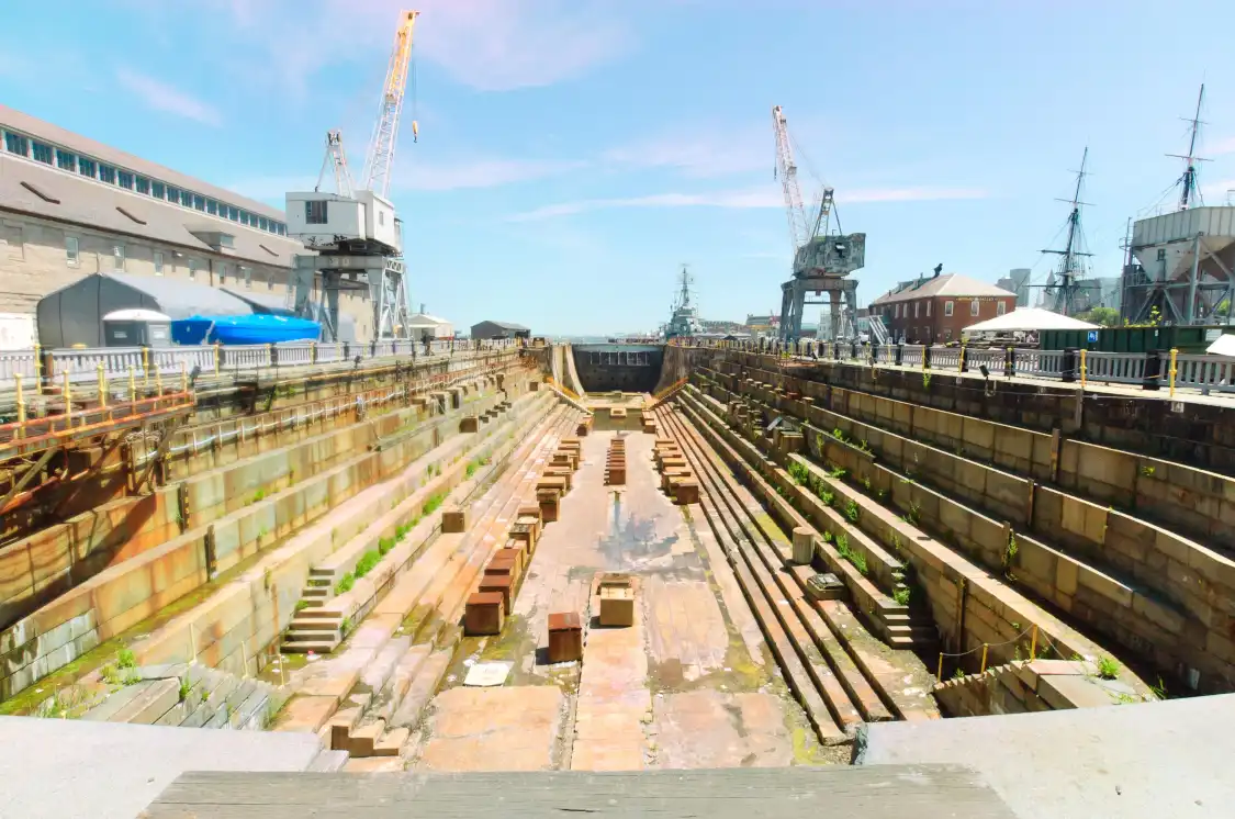 찰스타운 네이비 야드 주변 호텔