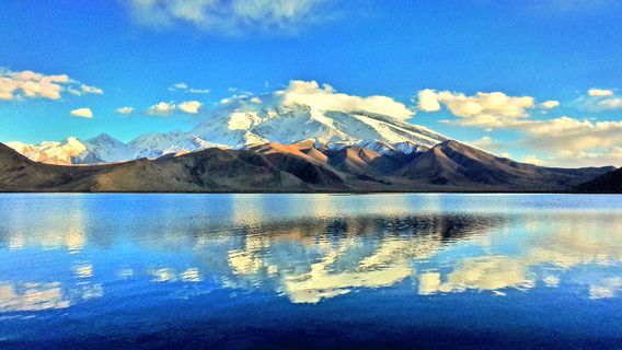 Karakul Lake Scenic Area