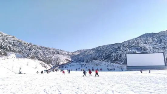 Yuanbao Mountain Ski Field