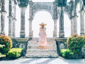 Le Palais d’eau de Soekasada Ujung