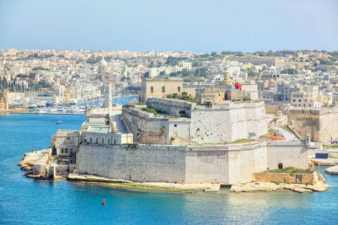 Hotels near National War Museum - Fort St Elmo