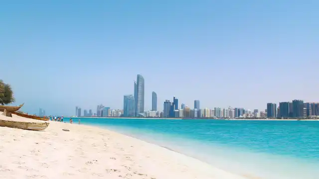 Hotels near Corniche
