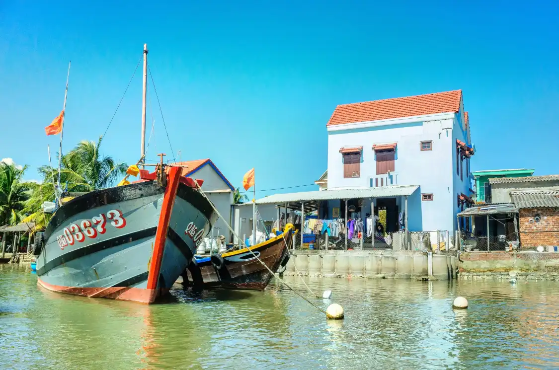 Hotels near Cam Kim Island