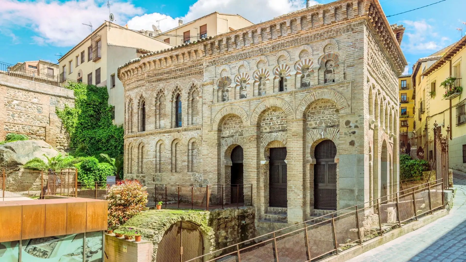 Hotels near Mosque Of Christ The Light