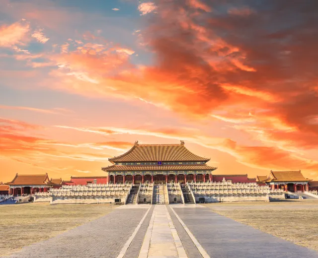  Architectural Landmarks: 10 Amazing Buildings Around the World