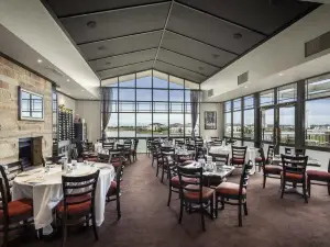 Sanctuary Lakes Function Centre & Lakeview Restaurant