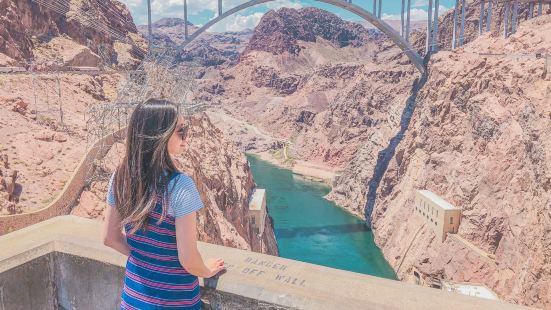 Spectacular view of the dam an