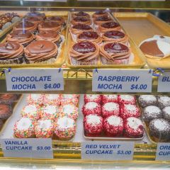 Mike's Pastry User Photo