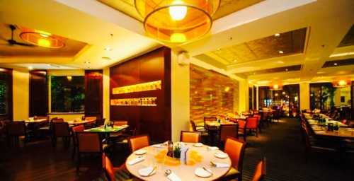 Chit Chat at the Café, Equatorial Ho Chi Minh City