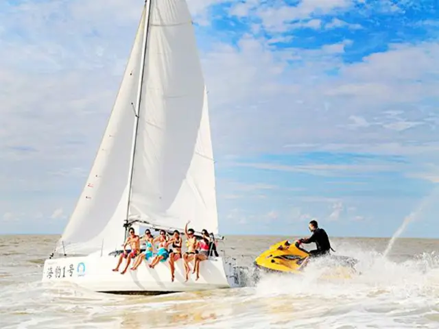 Sailing in Huizhou